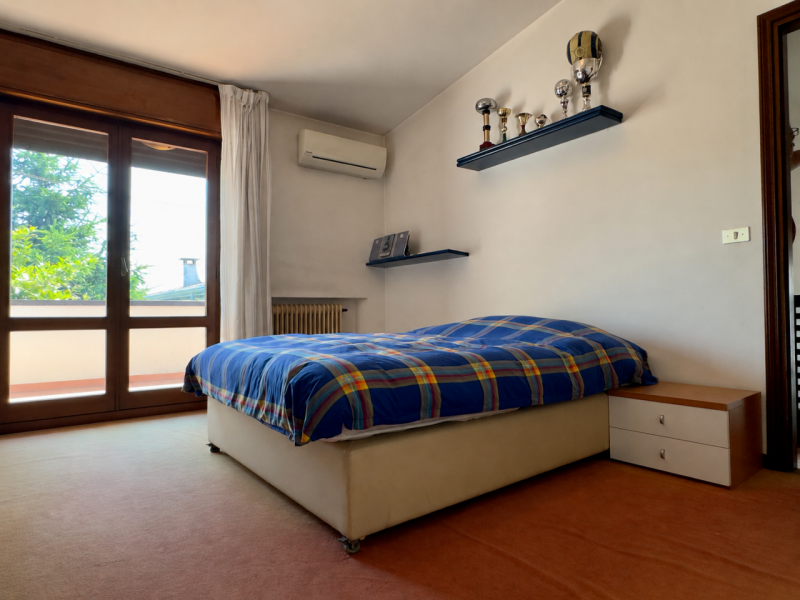 Nel cuore di Caselle di Selvazzano, in posizione residenziale tranquilla e comoda ai principali s...