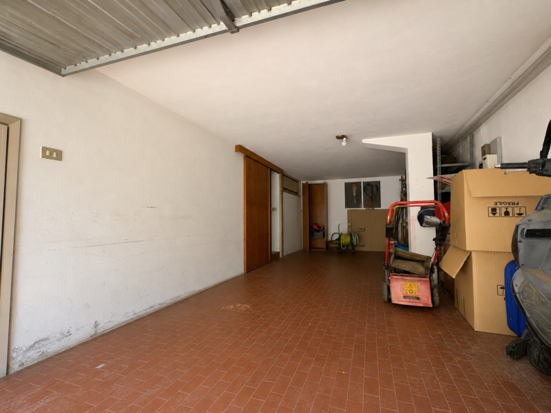 Nel cuore di Caselle di Selvazzano, in posizione residenziale tranquilla e comoda ai principali s...