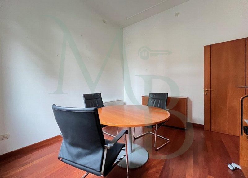 PADOVA: Immobiliare MB propone in locazione un'ufficio situato nei pressi dei Giardini dell'Arena...