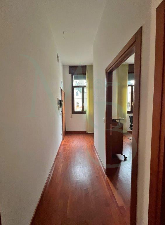 PADOVA: Immobiliare MB propone in locazione un'ufficio situato nei pressi dei Giardini dell'Arena...