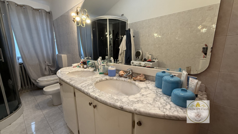 IN ESCLUSIVA proponiamo in vendita nel centro di Saletto (Borgo Veneto) e favorita da un ottima v...