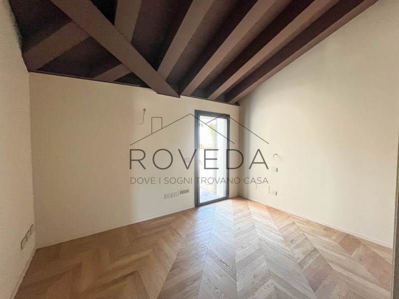 TREVISO - VIA MONTELLO

RIFERIMENTO: TV6

Roveda Immobiliare è lieta di presentare in una delle z...