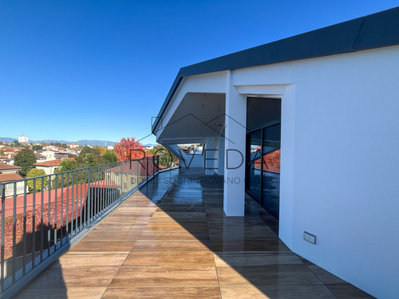 TREVISO - VIA MONTELLO

RIFERIMENTO: TV6

Roveda Immobiliare è lieta di presentare in una delle z...