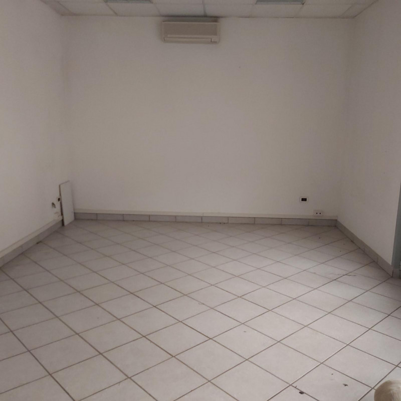 ATTUALMENTE LOCATO 
Situato nel cuore della dinamica Zona Industriale Est di Padova, questo spazi...