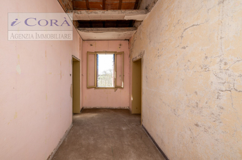 Monselice - Rustico con progetto approvato di ristrutturazione e  ricostruzione, situato in un'ar...