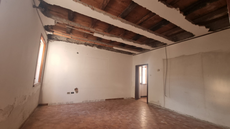 Monselice - Rustico con progetto approvato di ristrutturazione e  ricostruzione, situato in un'ar...