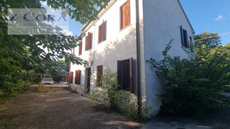 Monselice - Rustico con progetto approvato di ristrutturazione e  ricostruzione, situato in un'ar...
