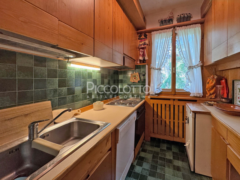 Rif. V5257 - Suggestivo attico in zona tranquilla e panoramica di Cortina d’Ampezzo, a pochi pass...