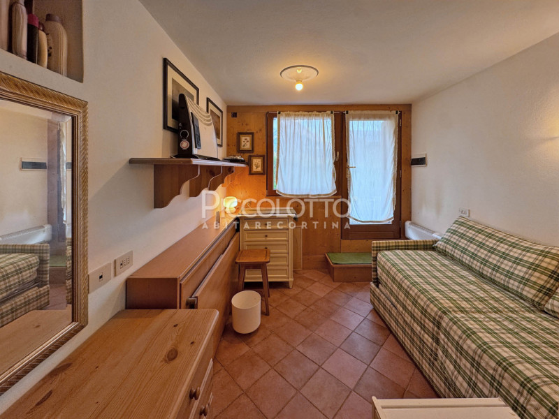 Rif. V5257 - Suggestivo attico in zona tranquilla e panoramica di Cortina d’Ampezzo, a pochi pass...