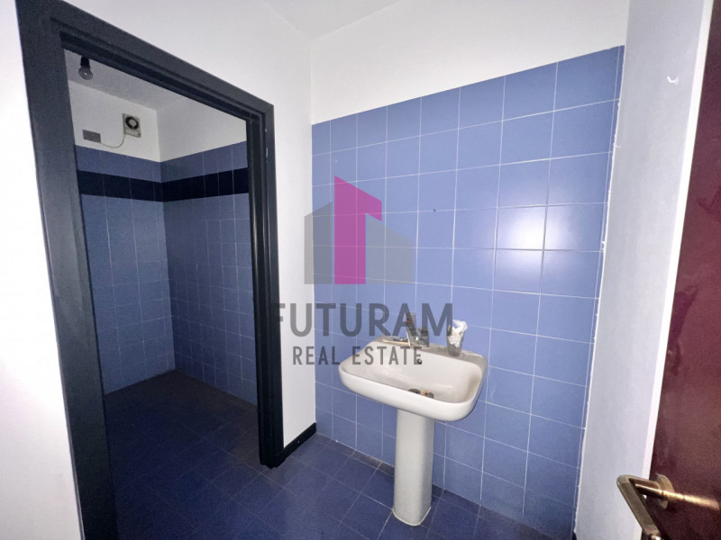 UFFICIO VICENZA CENTRO (No ZTL) - RIF ANNUNCIO 578FUTURAM - TEL: 0444310220 / 3929183796 

Comodo...