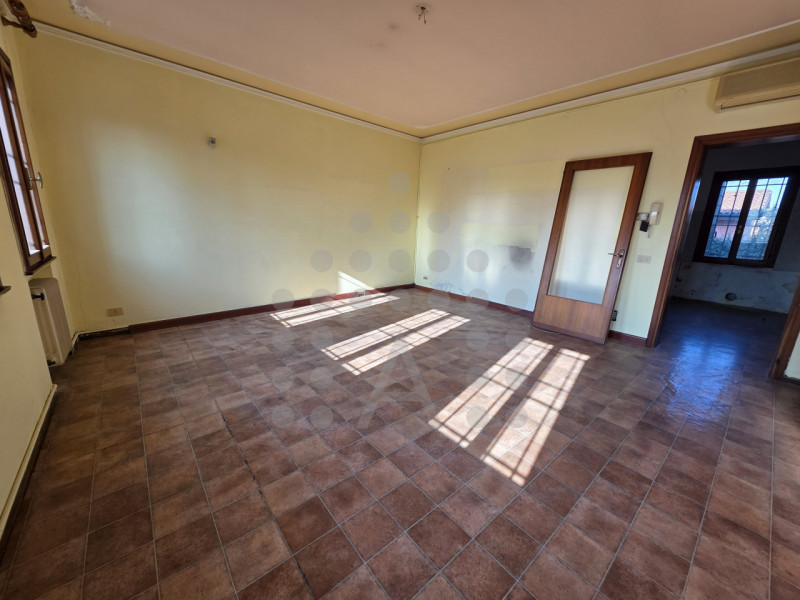 Casa a schiera con ampio giardino a Giarre – Abano Terme