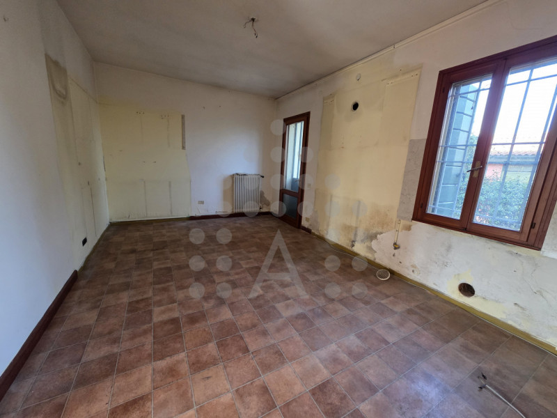 Casa a schiera con ampio giardino a Giarre – Abano Terme