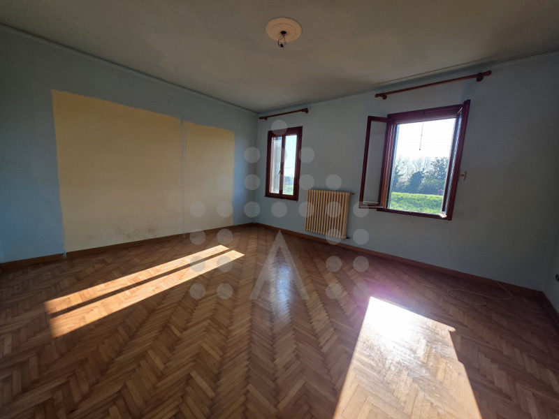 Casa a schiera con ampio giardino a Giarre – Abano Terme