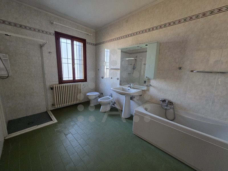Casa a schiera con ampio giardino a Giarre – Abano Terme