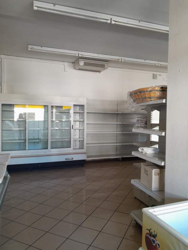 IL MIGLIOR BIGLIETTO DA VISITA DELLA TUA NUOVA ATTIVITA' ??... IN CENTRO UN NEGOZIO PERFETTO A QU...