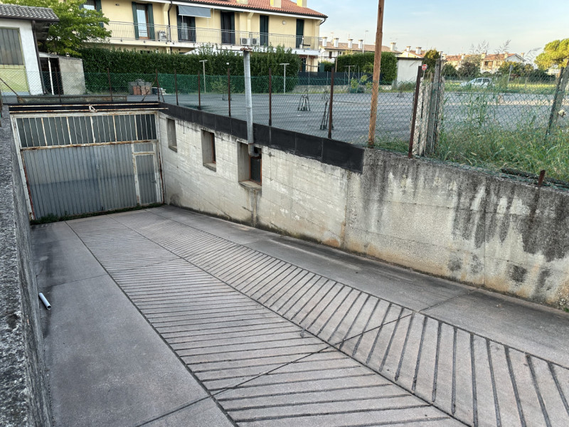 (Per INFO Fabrizio 3337743912) NOSTRA ESCLUSIVA! Situato nel cuore di Musano di Trevignano, propo...