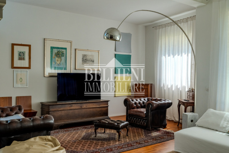 SANT'ANDREA - Proponiamo in vendita un elegante villetta indipendente situata in una zona residen...