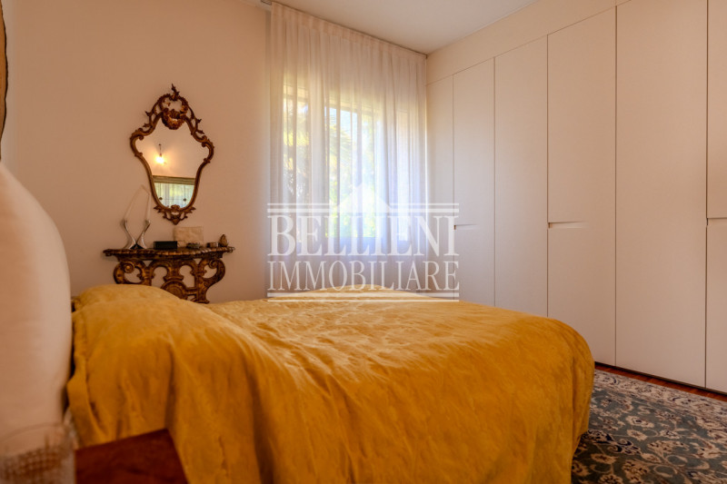 SANT'ANDREA - Proponiamo in vendita un elegante villetta indipendente situata in una zona residen...