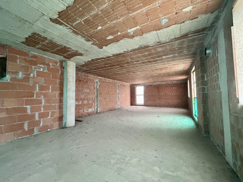 Situata nel cuore del centro di San Martino di Lupari, questa straordinaria bifamiliare in vendit...