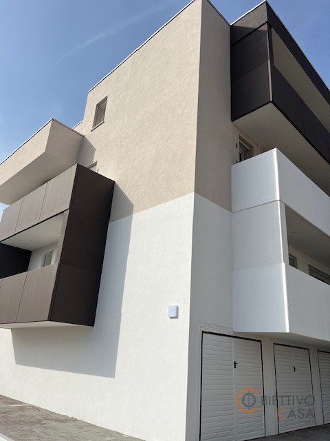 Scoprite un'opportunità unica nel cuore di Vigodarzere! Presentiamo un elegante appartamento tril...