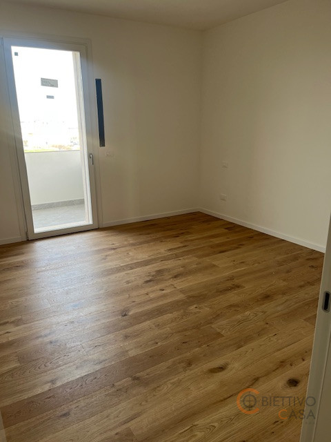 Scoprite un'opportunità unica nel cuore di Vigodarzere! Presentiamo un elegante appartamento tril...