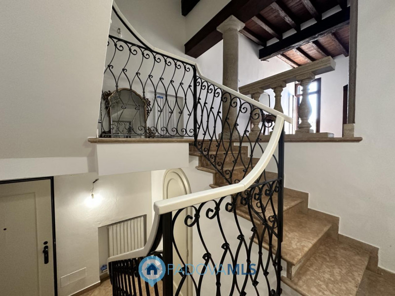 Immobile in esclusiva al Gruppo Padova MLS

Esclusiva abitazione di 240 mq in vendita a Euro 720....