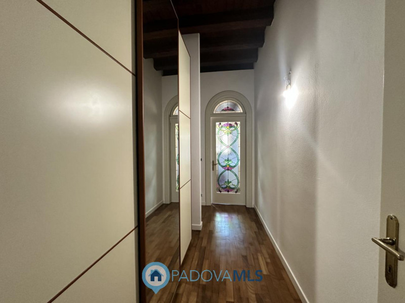 Immobile in esclusiva al Gruppo Padova MLS

Esclusiva abitazione di 240 mq in vendita a Euro 720....