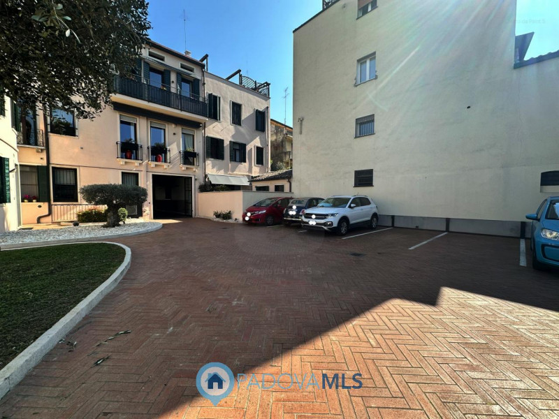 Immobile in esclusiva al Gruppo Padova MLS

Esclusiva abitazione di 240 mq in vendita a Euro 720....