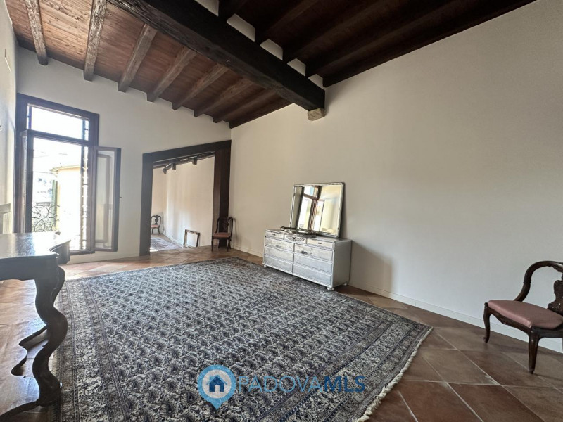 Immobile in esclusiva al Gruppo Padova MLS

Esclusiva abitazione di 240 mq in vendita a Euro 720....