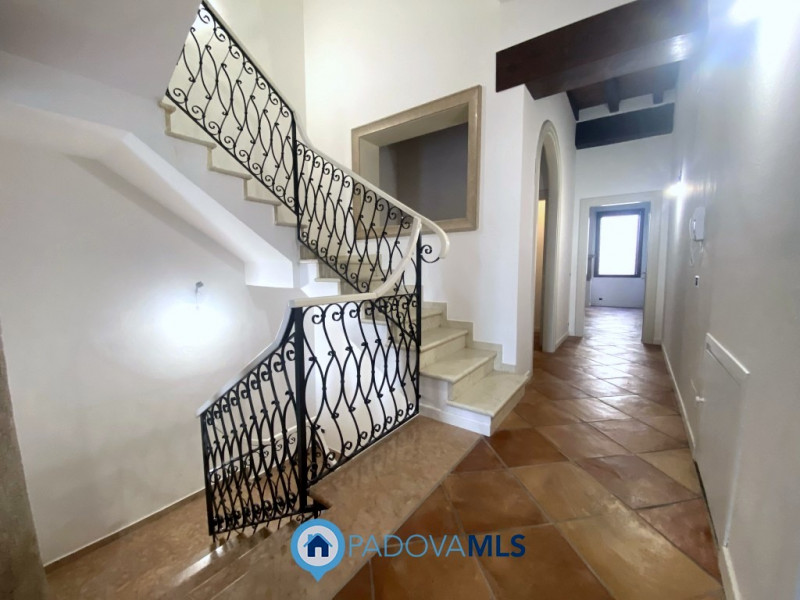 Immobile in esclusiva al Gruppo Padova MLS

Esclusiva abitazione di 240 mq in vendita a Euro 720....