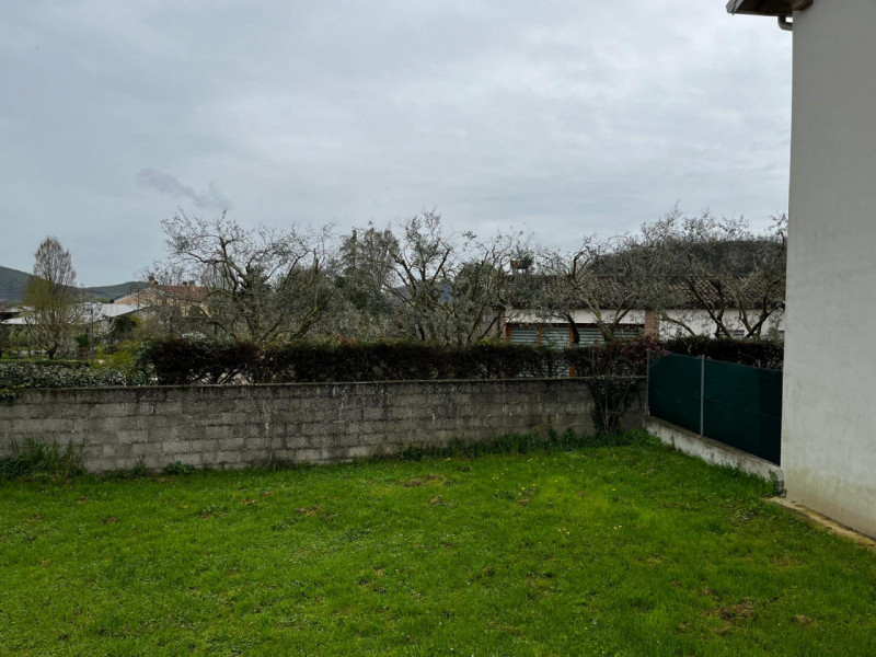 (Per INFO Vittorio 3517343301) Scoprite questa affascinante casa singola, un autentico rustico si...
