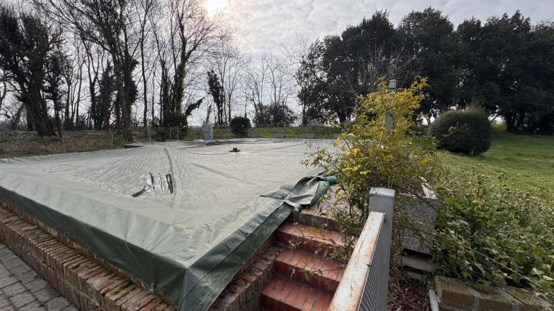 Casa a schiera di testa in vendita a Porto Levante, immersa nell’elegante contesto di un residenc...