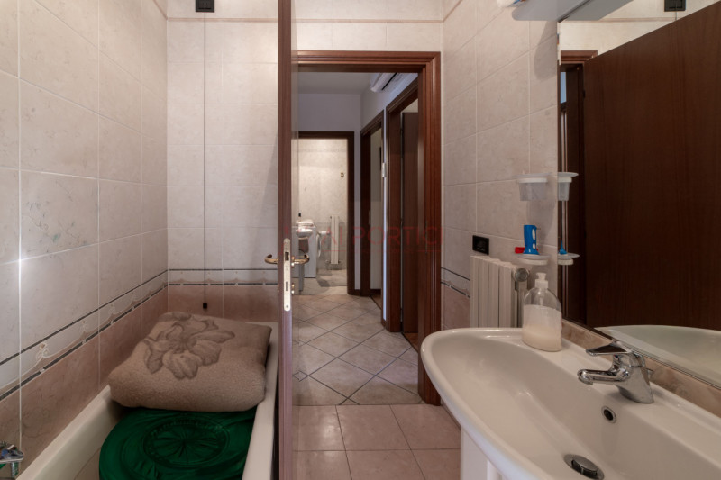 BRUGINE - APPARTAMENTO AFFITTATO ad inquilino referenziato ed in regola con tutti i pagamenti. Il...