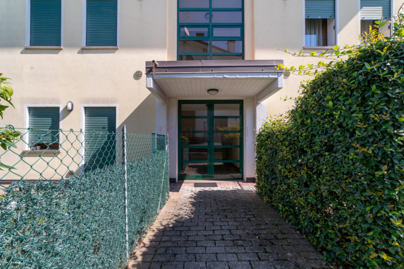 BRUGINE - APPARTAMENTO AFFITTATO ad inquilino referenziato ed in regola con tutti i pagamenti. Il...