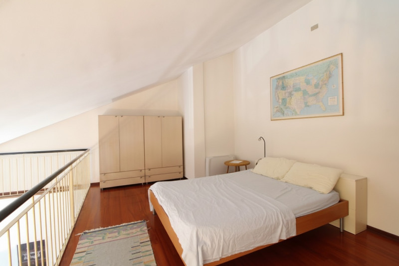 Scopri questo splendido appartamento duplex situato nel centro storico di Monselice, una delle ge...