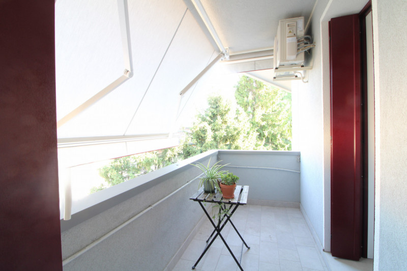 Scopri questo splendido appartamento duplex situato nel centro storico di Monselice, una delle ge...