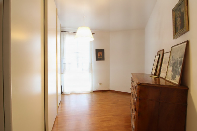 Scopri questo splendido appartamento duplex situato nel centro storico di Monselice, una delle ge...