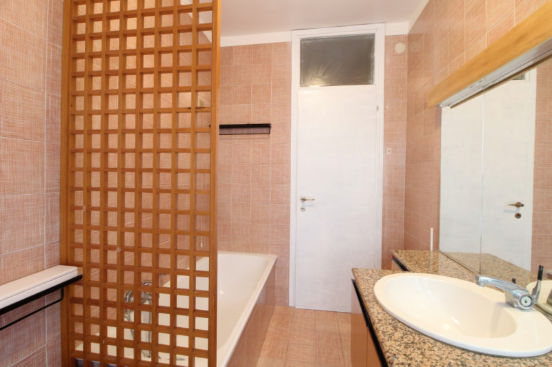 Scopri questo splendido appartamento duplex situato nel centro storico di Monselice, una delle ge...