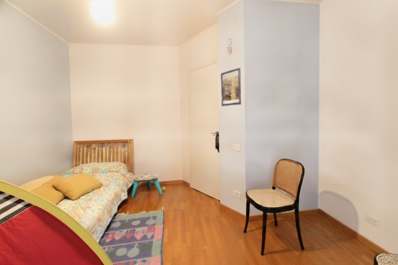 Scopri questo splendido appartamento duplex situato nel centro storico di Monselice, una delle ge...