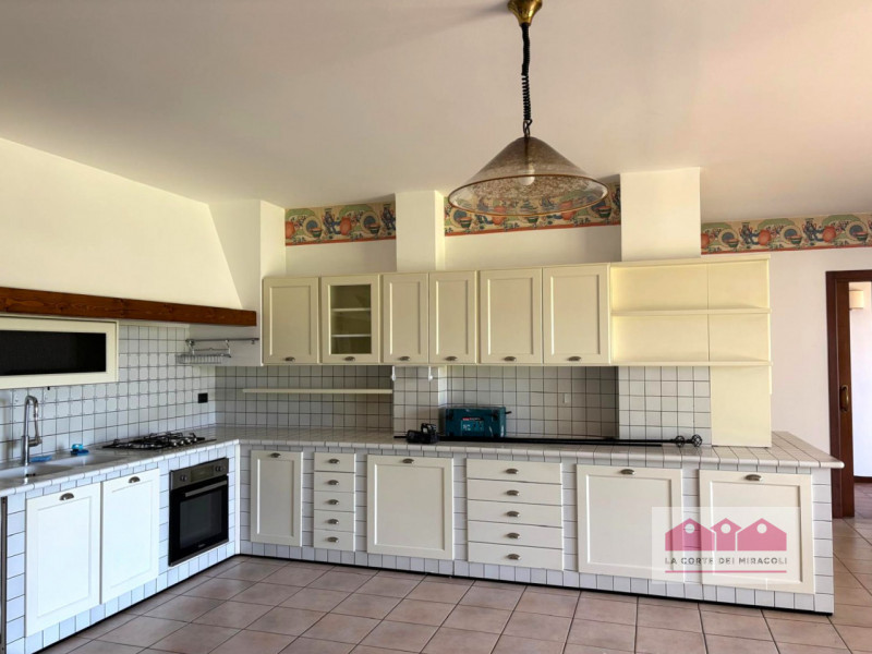 SANT'AGOSTINO: IN ZONA INTERNA VERDE SINGOLA SU LOTTO DI 6.000 MQ. ANNI '80 RISTRUTTURATA TRA IL ...