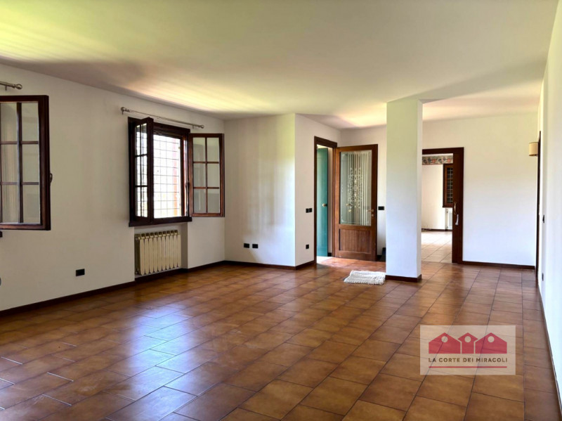 SANT'AGOSTINO: IN ZONA INTERNA VERDE SINGOLA SU LOTTO DI 6.000 MQ. ANNI '80 RISTRUTTURATA TRA IL ...