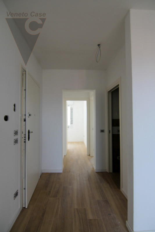 Proponiamo in vendita a Piove di Sacco, elegante e moderno appartamento di nuova costruzione, sit...