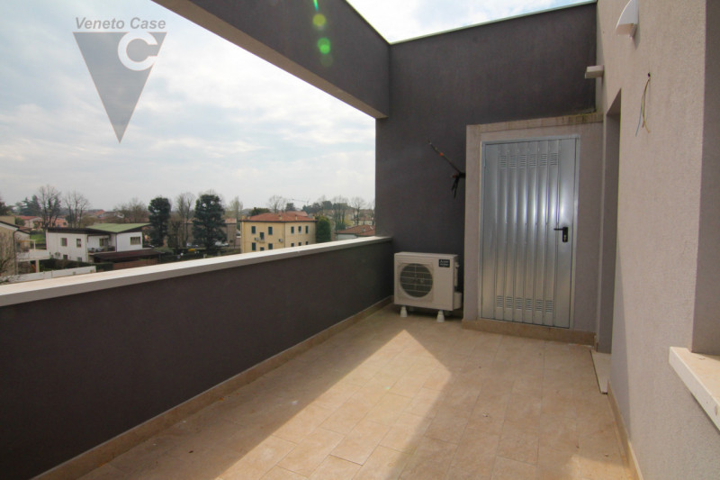 Proponiamo in vendita a Piove di Sacco, elegante e moderno appartamento di nuova costruzione, sit...