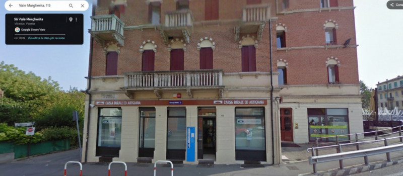 BORGO BERGA/VIALE MARGHERITA 113: in posizione strategica e dalla grande visibilità, proponiamo i...