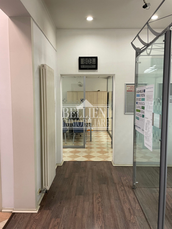 BORGO BERGA/VIALE MARGHERITA 113: in posizione strategica e dalla grande visibilità, proponiamo i...