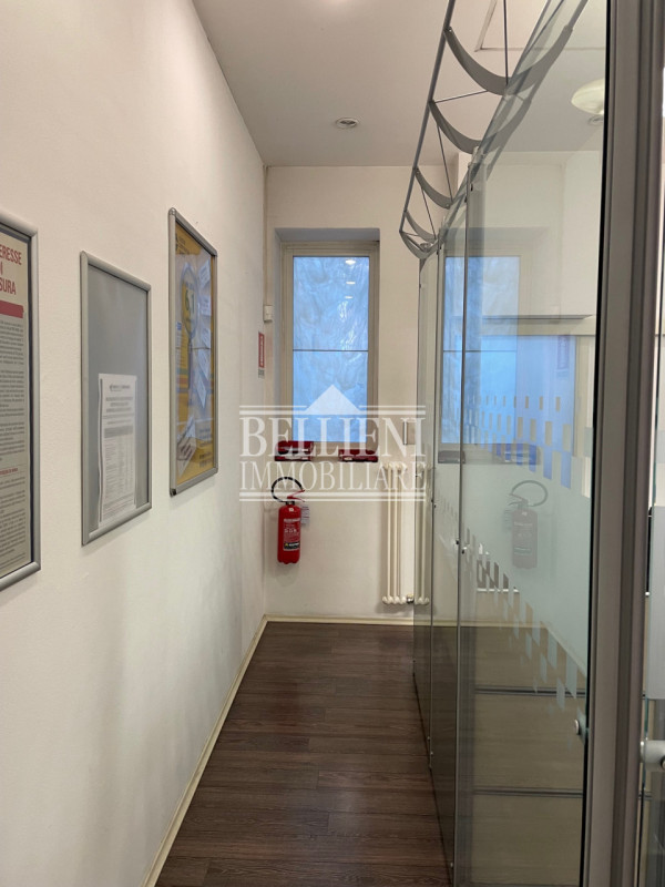 BORGO BERGA/VIALE MARGHERITA 113: in posizione strategica e dalla grande visibilità, proponiamo i...