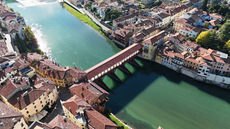 Rif.BD125 (per info +39 3939878704 Daniel)

Proponiamo in vendita un asset commerciale davvero un...