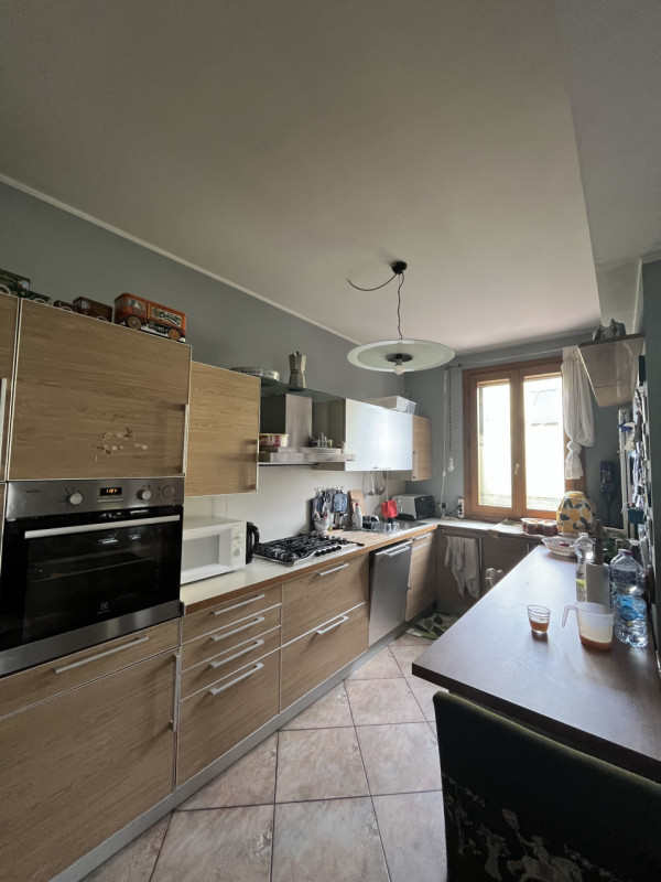 Proponiamo in vendita in esclusiva una splendida bifamiliare situata nel cuore di Sant'Elena. Que...