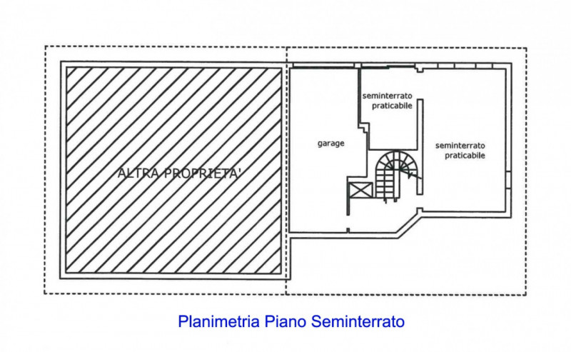 Proponiamo in vendita in esclusiva una splendida bifamiliare situata nel cuore di Sant'Elena. Que...