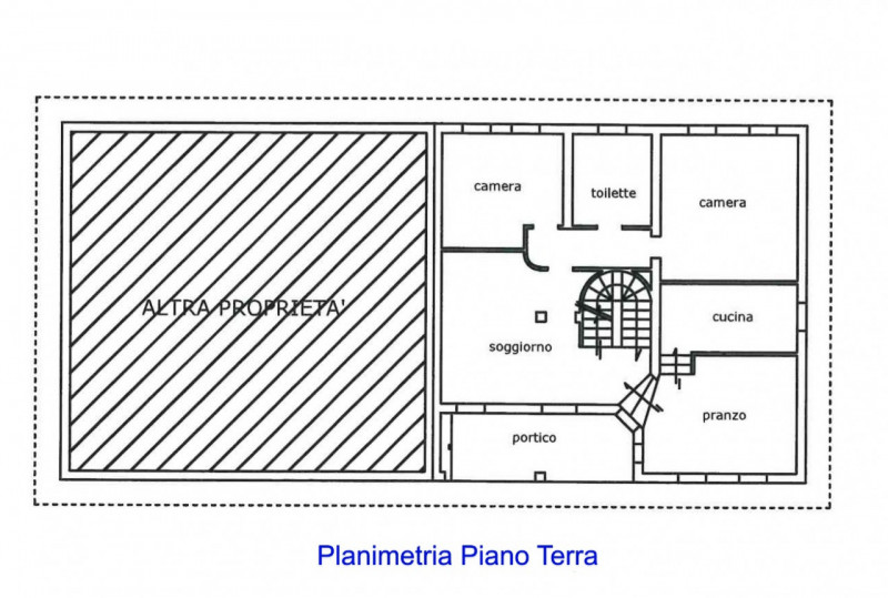 Proponiamo in vendita in esclusiva una splendida bifamiliare situata nel cuore di Sant'Elena. Que...